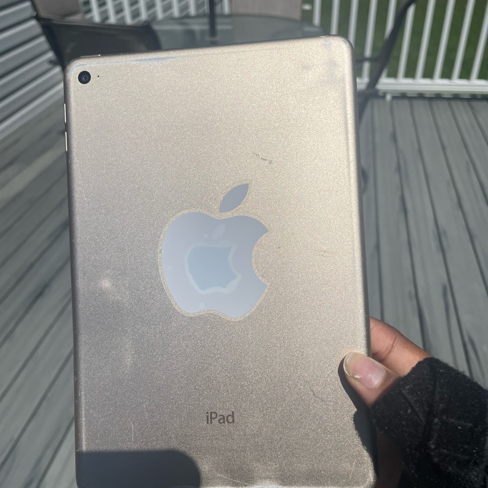 iPad Mini 4 - Picture 3 of 4